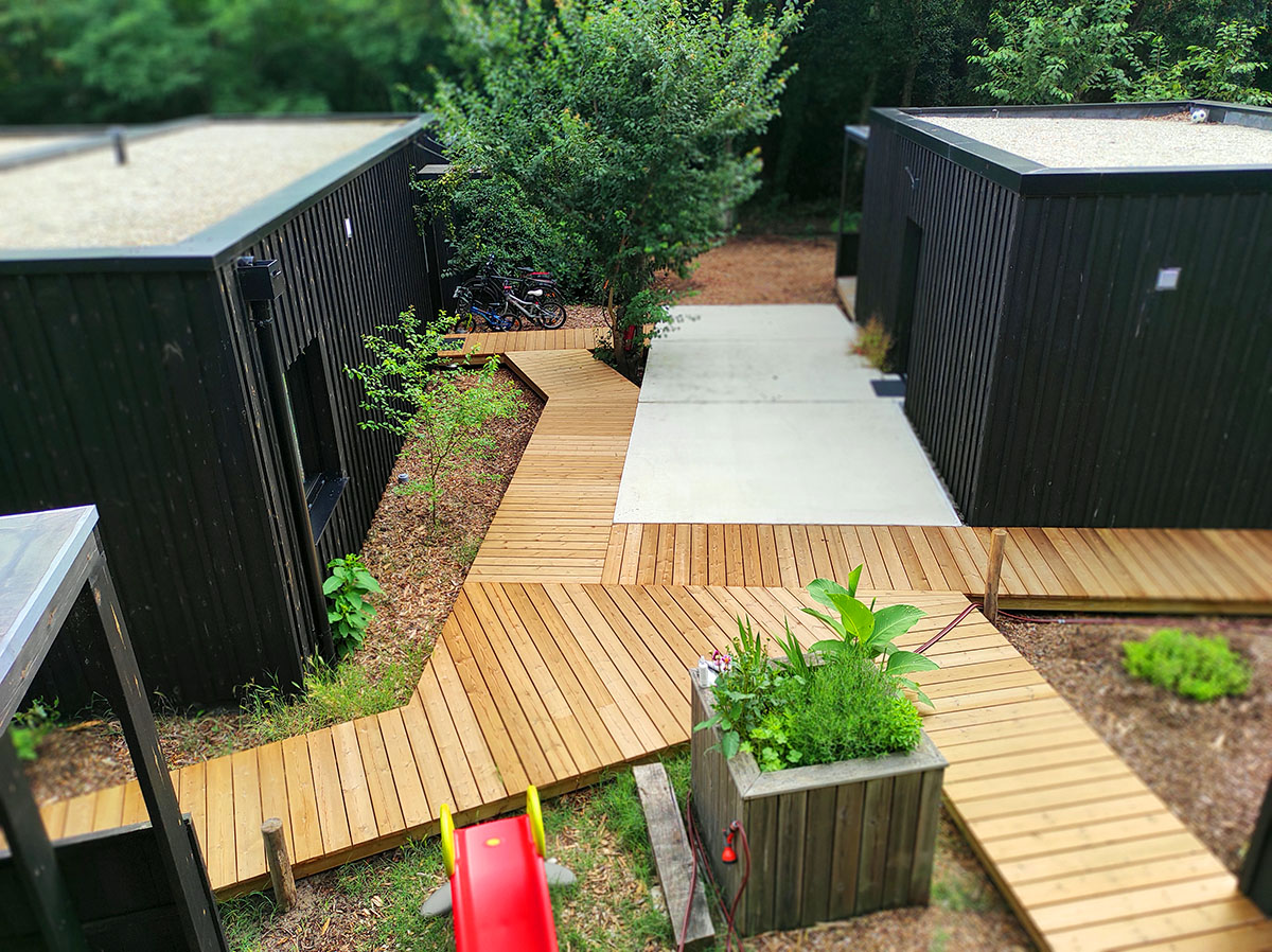 lodges en bois dans l'éco-village